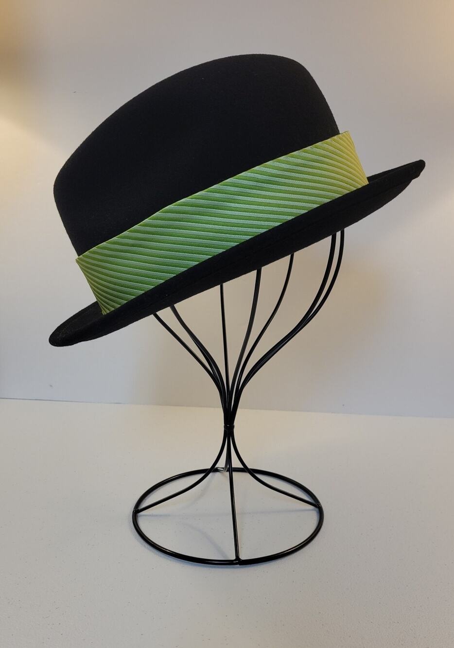 Men's Broner Wool Fedora Hat Size M Lite Felt Black Green Band Diagonal Stripes